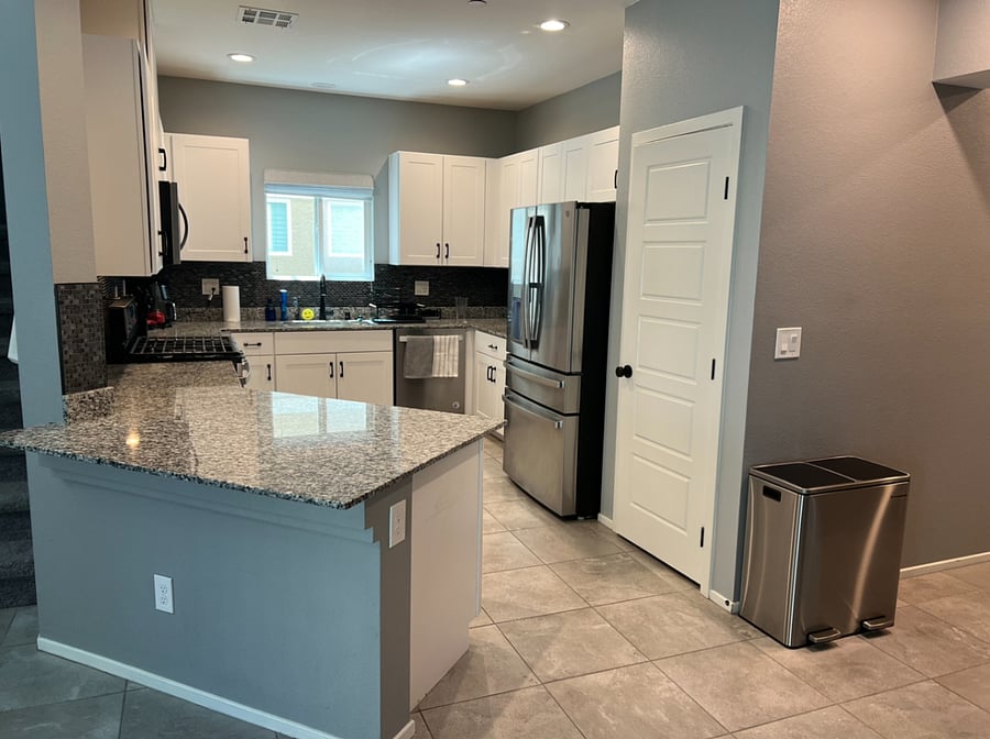Full Kitchen
