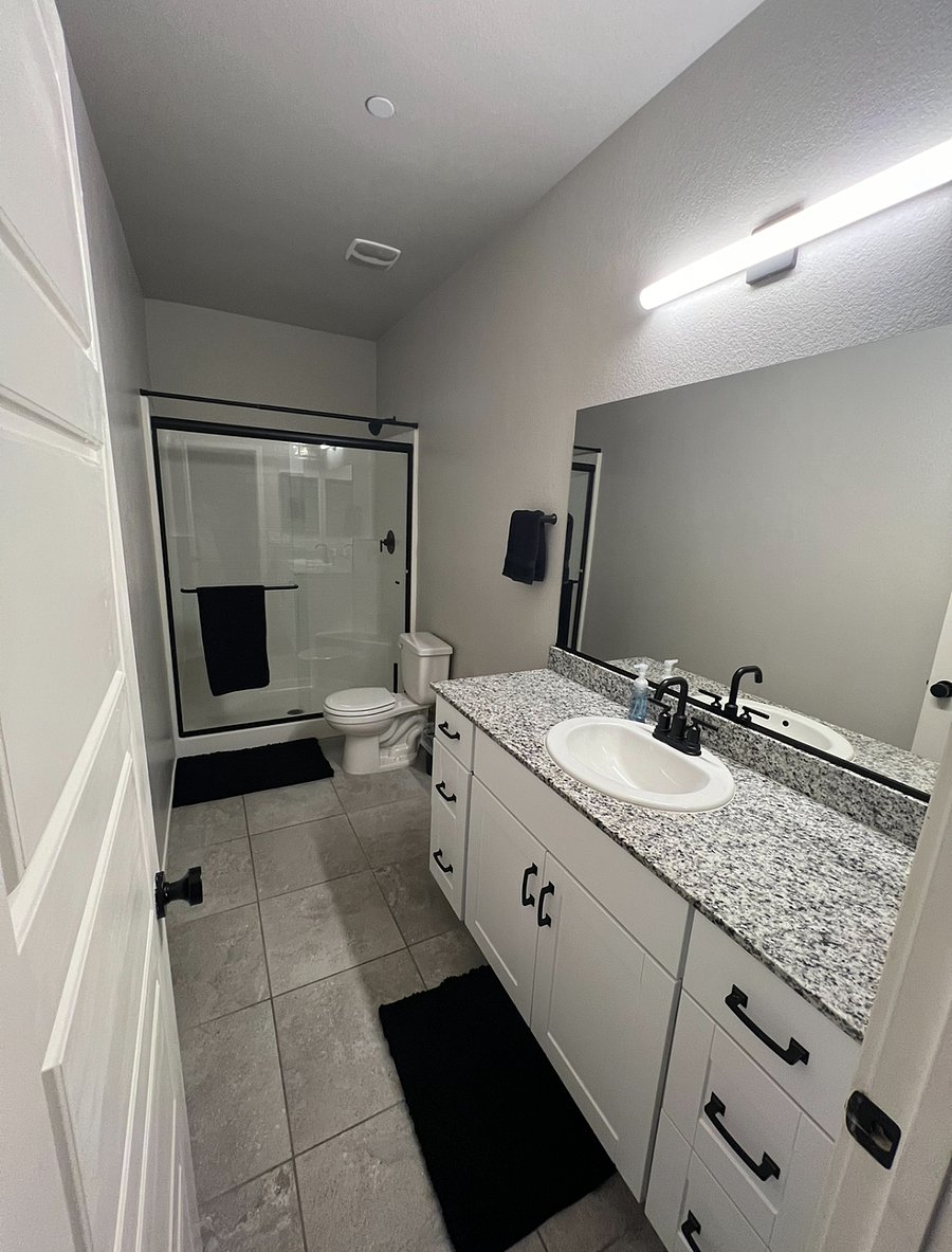 Full Bathroom