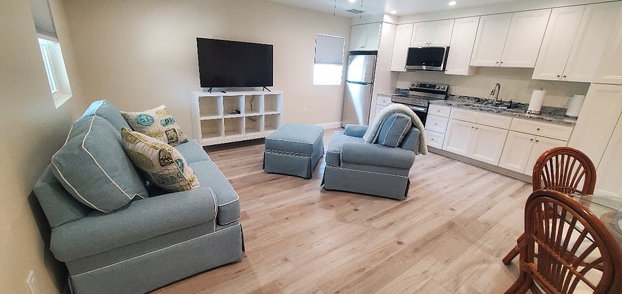 Living/Kitchen/Dinette