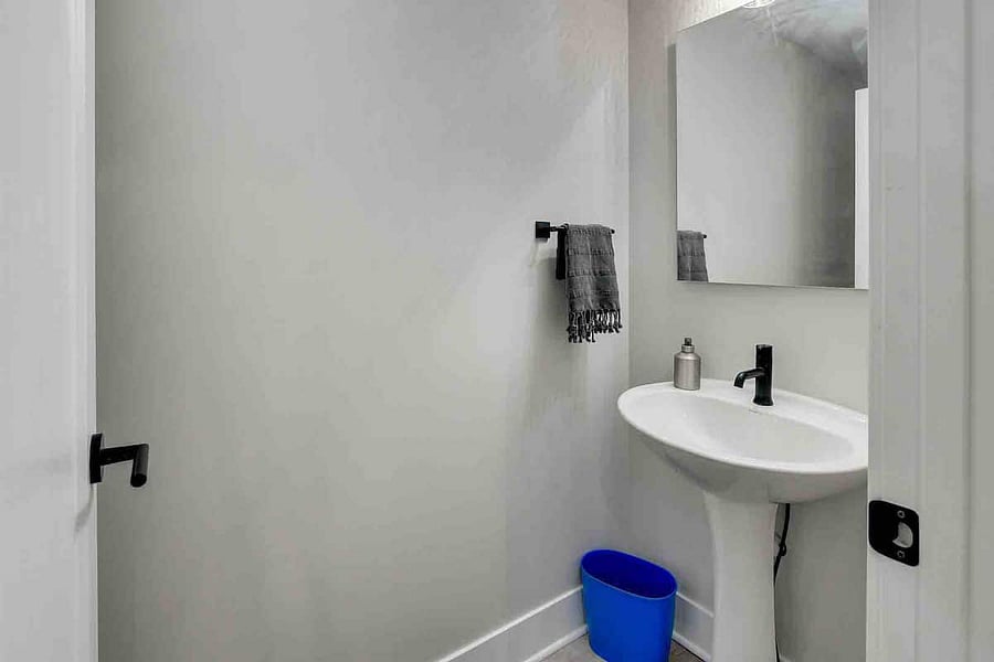 Furnished Finder property 716017_1 photo 33