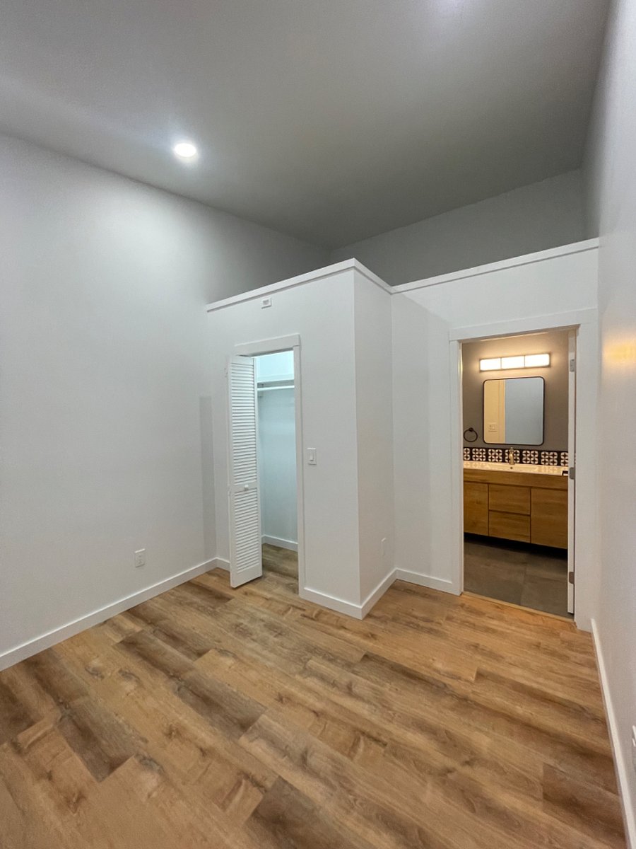 Bedroom 2 closet/bathroom