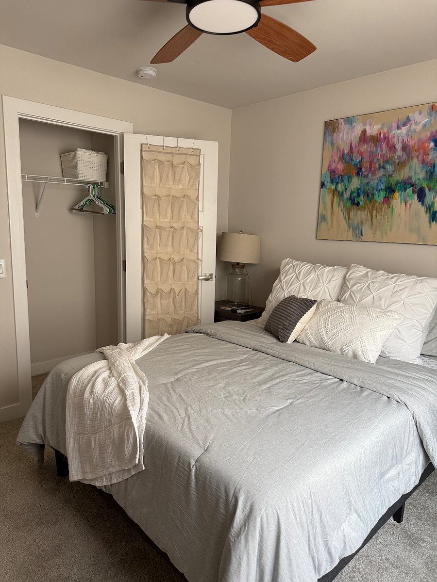Guest bedroom 1