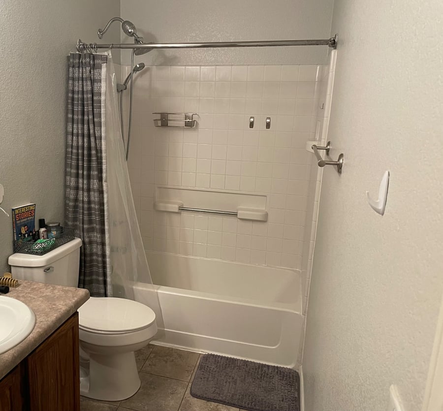 Upstairs Bathroom 