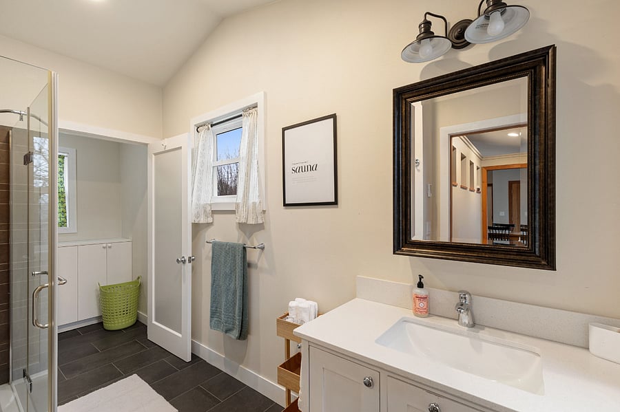 Furnished Finder property 716196_1 photo 13