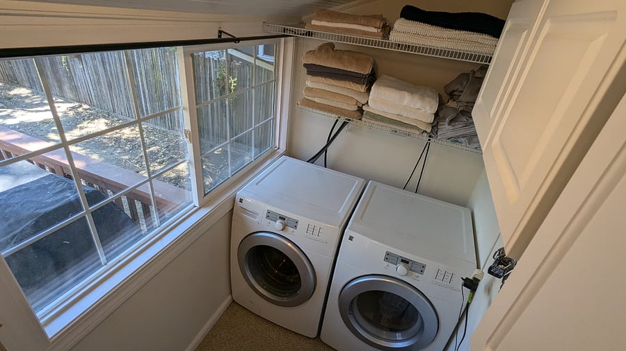 Washer/Dryer.