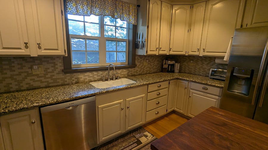 Beautiful granite kitchen counter tops.