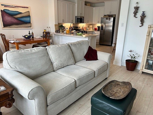 Furnished Finder property 716402_1 photo 3
