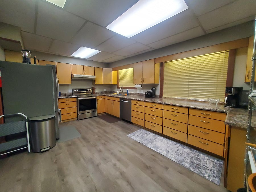 Large Kitchen 