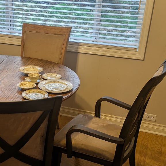 Noritake 30's place settings for 8. There are two leaves for the table, too