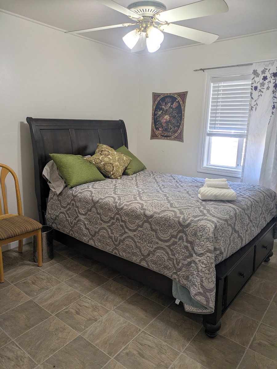 Back bedroom