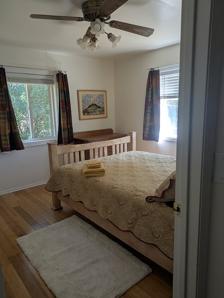 Back bedroom