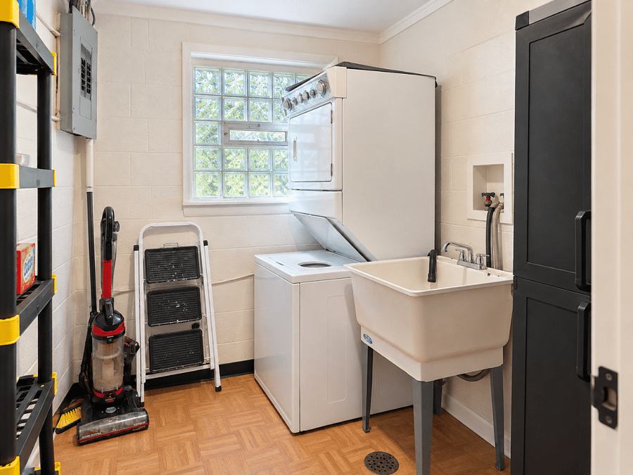 Private washer and dryer, in-unit.