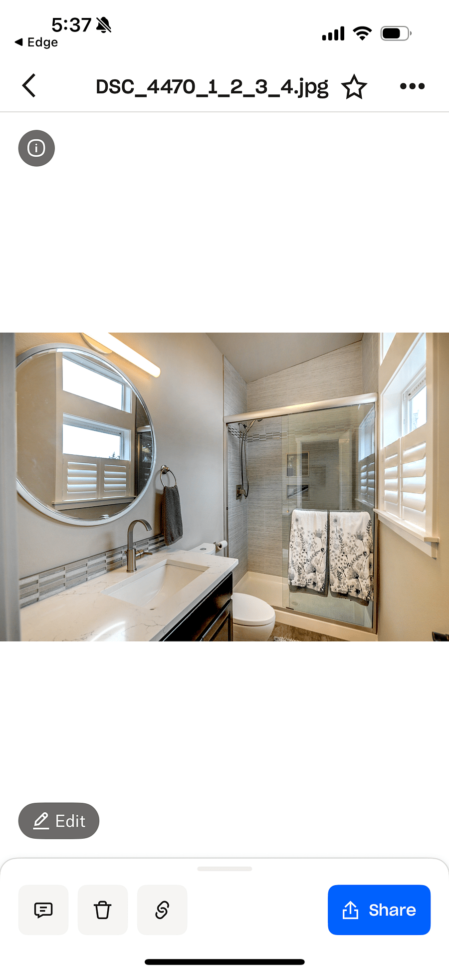 En-suite bath for upper master bathroom.