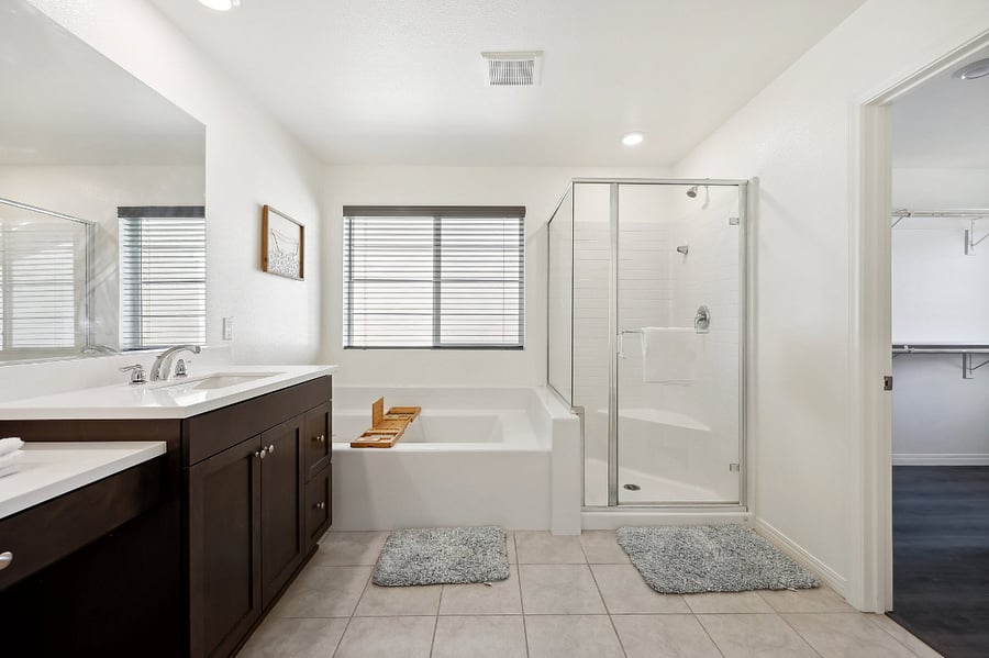 All you need in one space: a full bathroom designed for comfort and convenience!