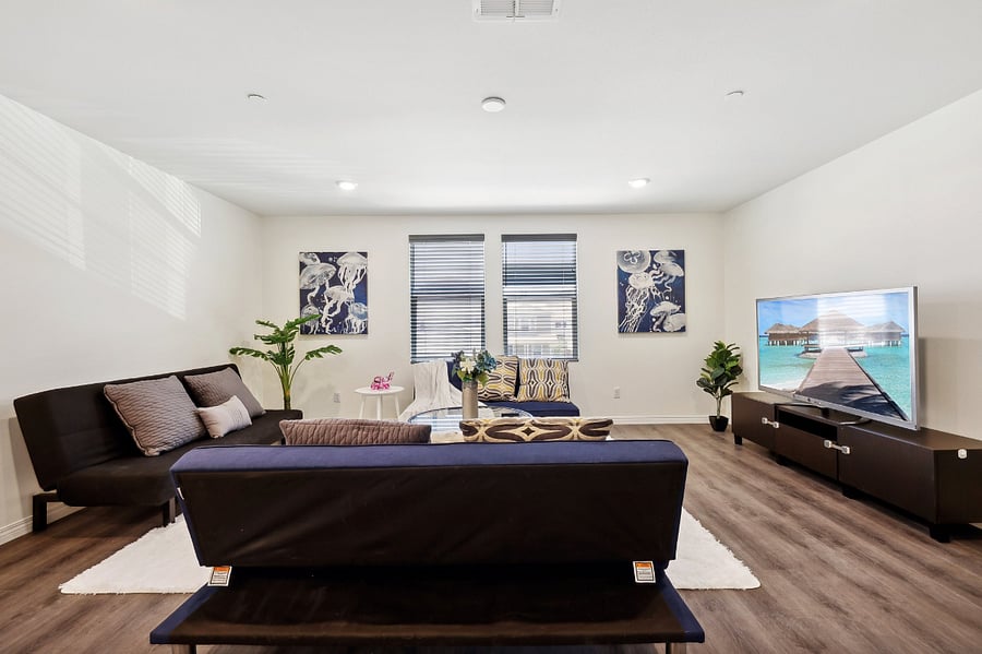 "Spacious, private home in a great community! Nearby parks, walking paths, food, and anything you need. Would stay again!" - Sergio