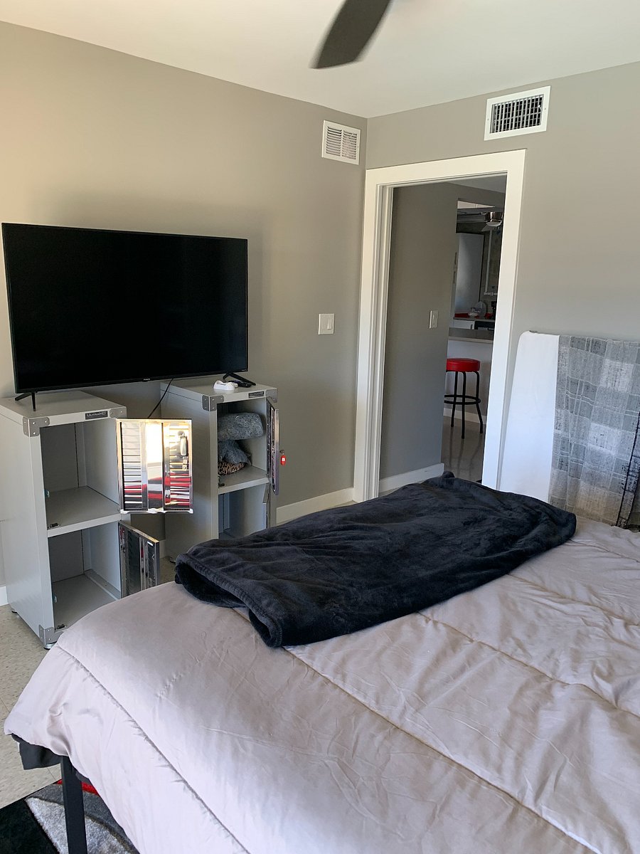 MBR with TV and storage