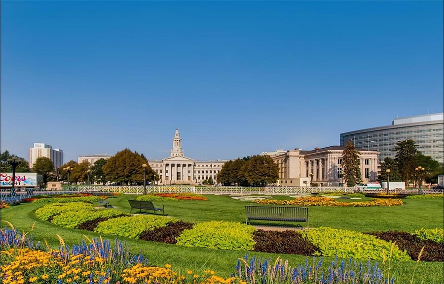 Walking distance to Colorado Capitol Building and Park