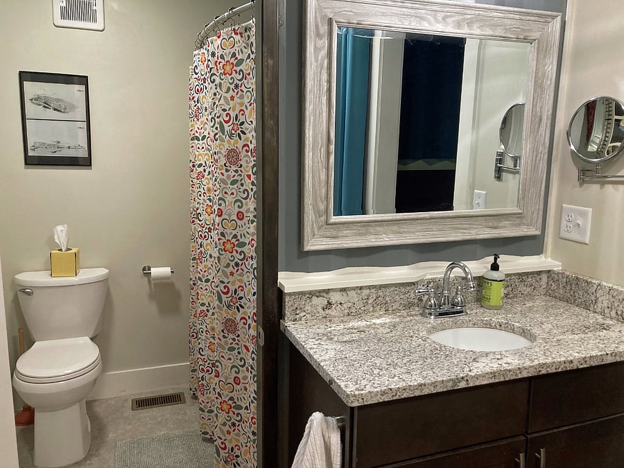 En suite master bath