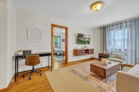 Furnished Finder property 717095_1 photo 2