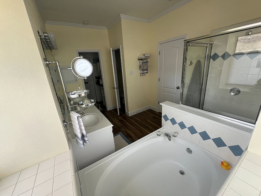 Deep Luxurious soaking tub