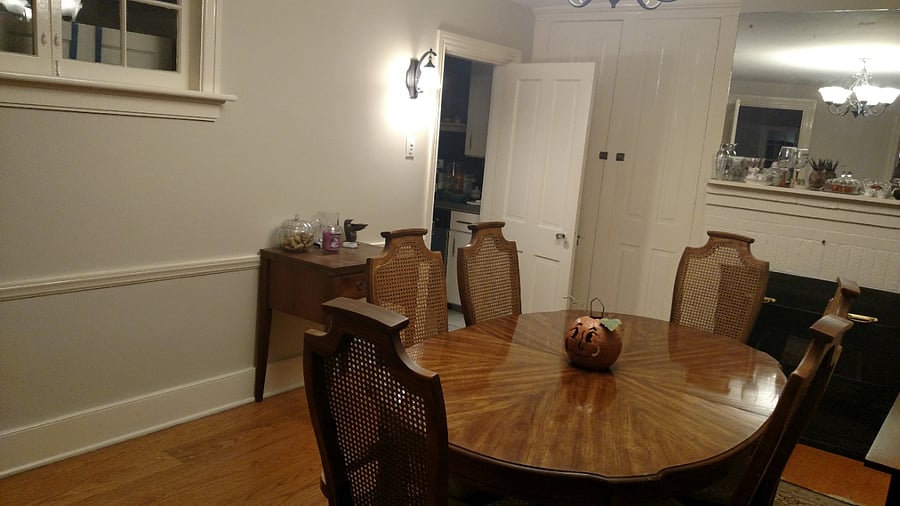 Dining Room (common area) towards kitchen door on left.
Photo taken when I first moved in. More decorated now.