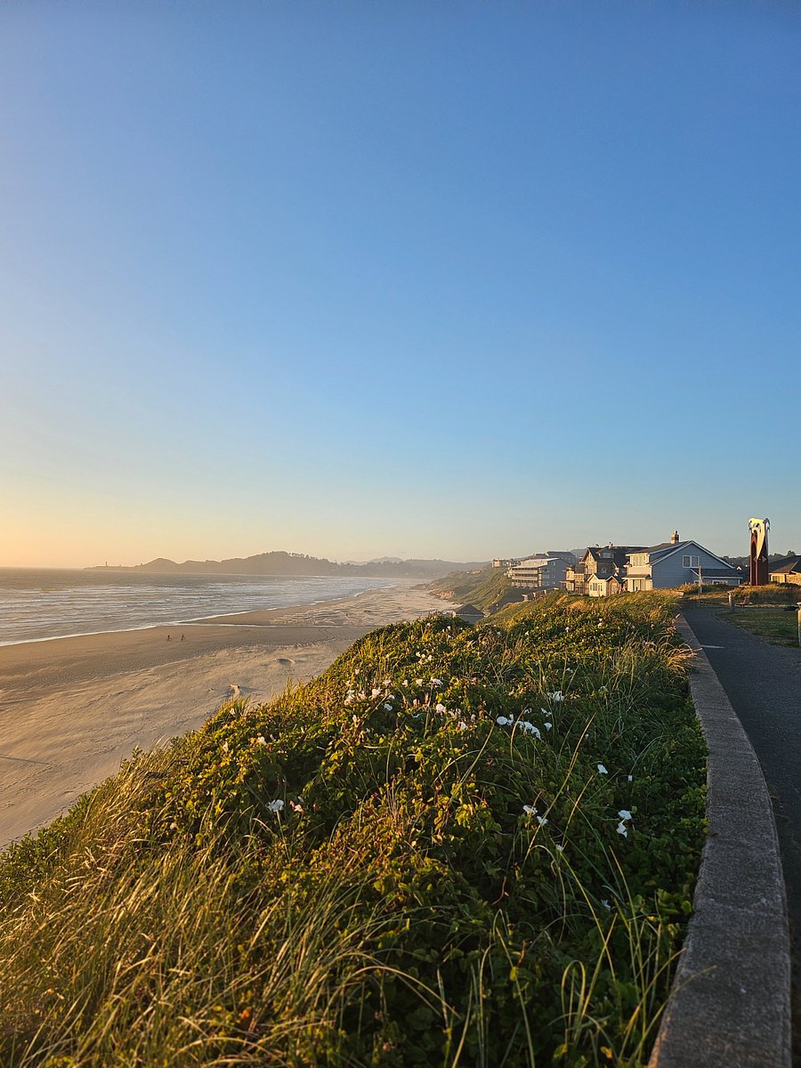 Beautiful Nye beach shore!