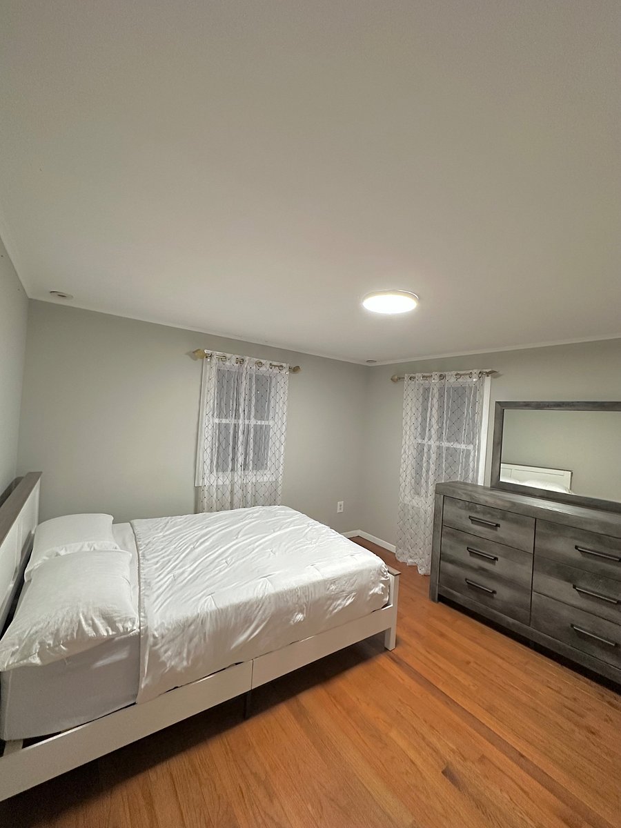 Room 2 - Bedroom with Full Size Bed