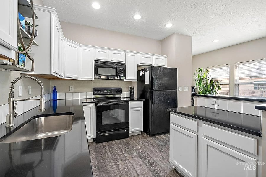 Furnished Finder property 717373_1 photo 2