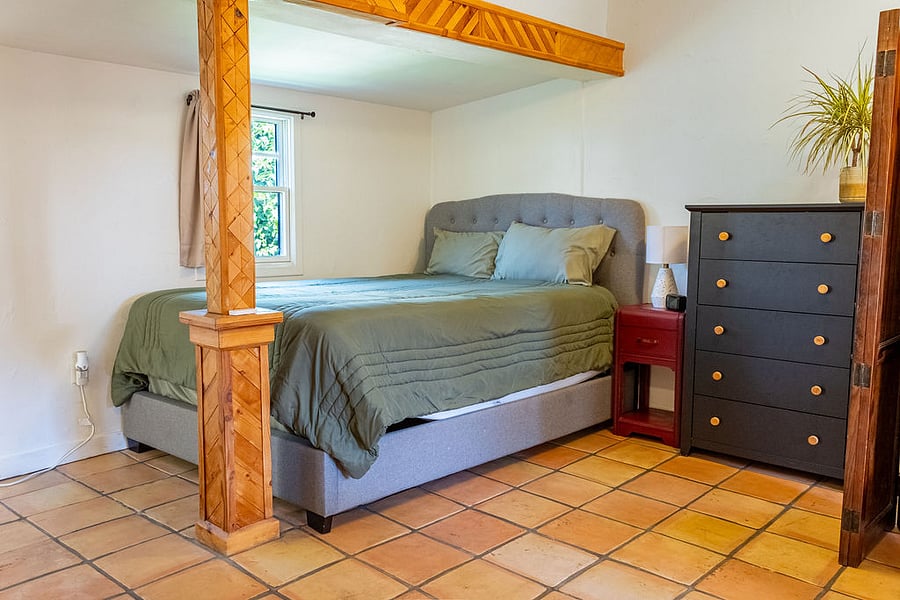 Queen size bed and dresser.