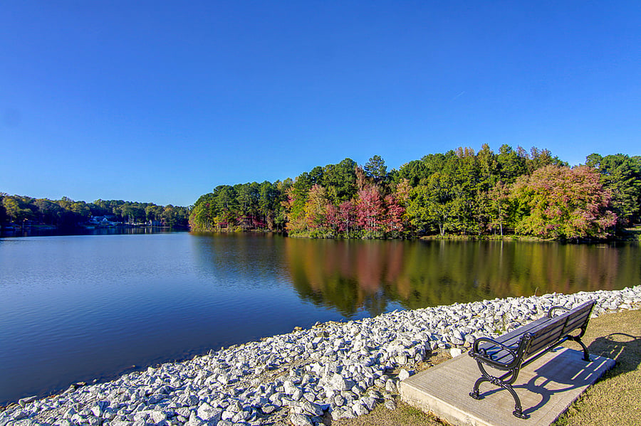 3 Large Lakes nearby!
