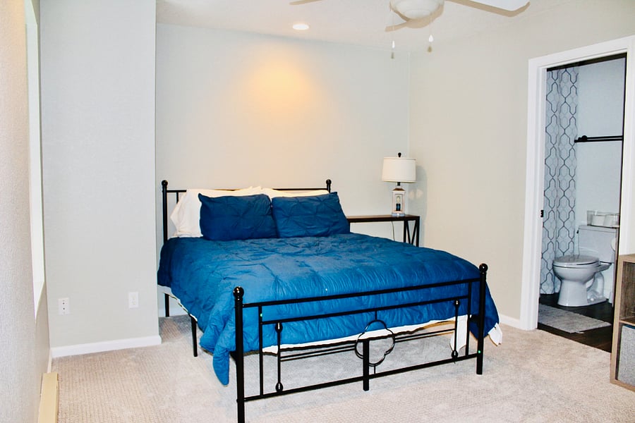 Each master bedroom has a queen size bed. Bathroom is fully stocked with a shower tub.