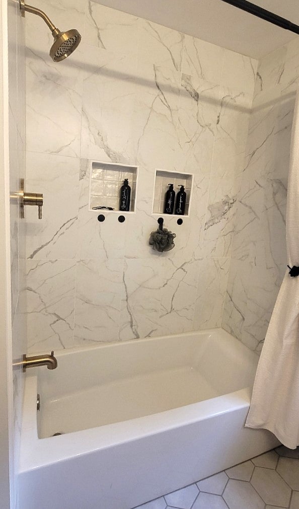 tub/shower combination