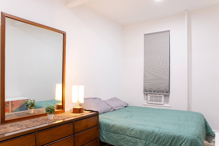 ROOM2