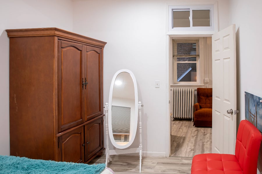ROOM1