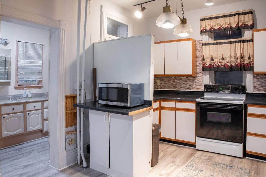 KITCHEN