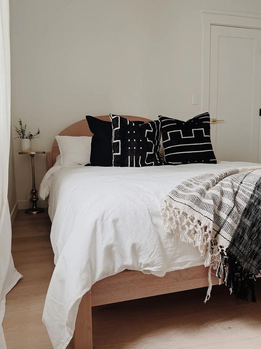 Peaceful bedroom with a comfortable queen bed and hotel-quality linens.