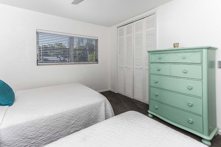 Bedroom with 2 Queen beds