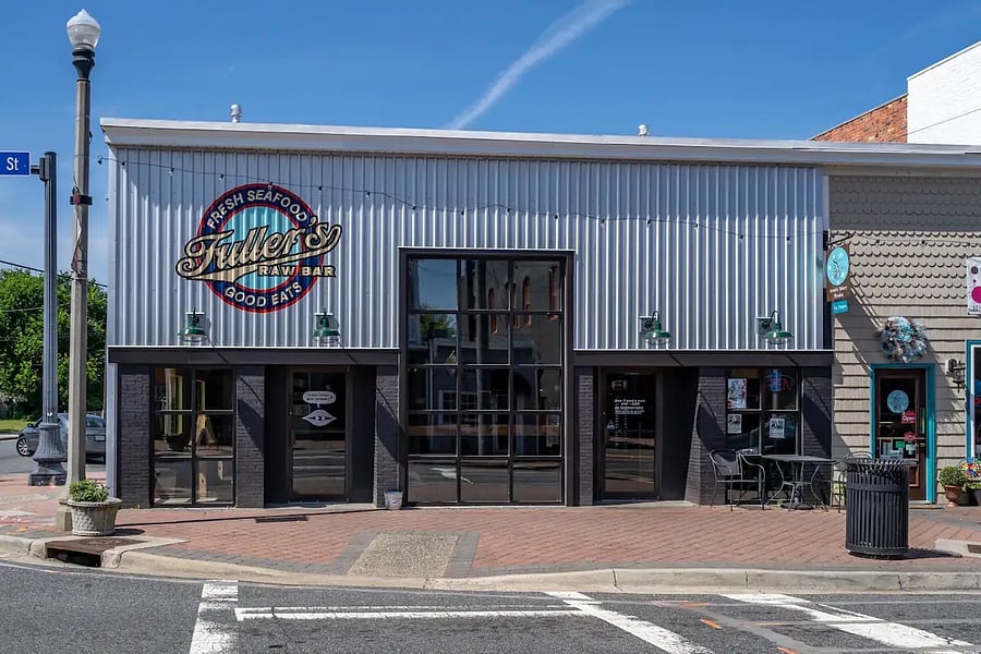 Downtown Phoebus 1 minute Away
Fullers Seafood Restaurant