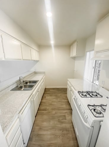 Furnished Finder property 718019_3 photo 3