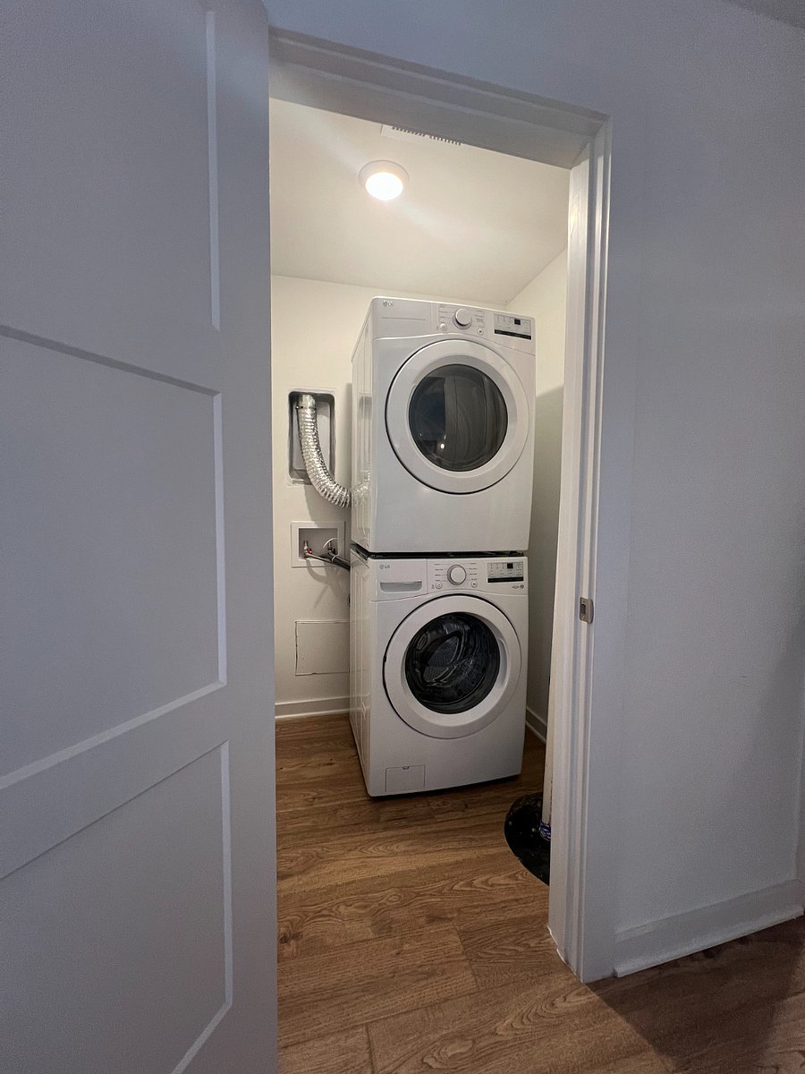 Closet includes a private in-unit washer/dryer.