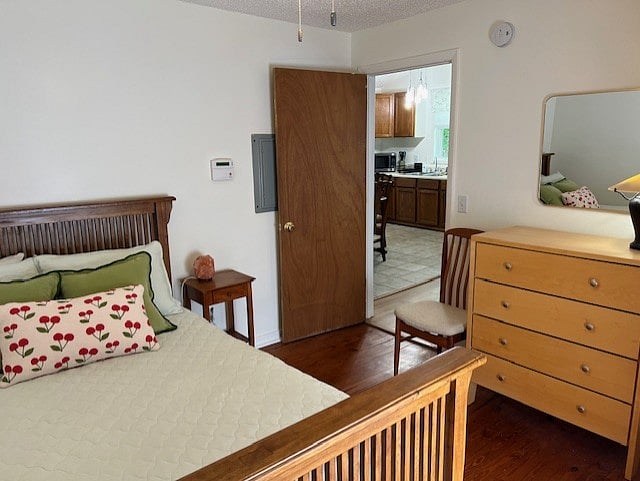 Bedroom with Queen Bed