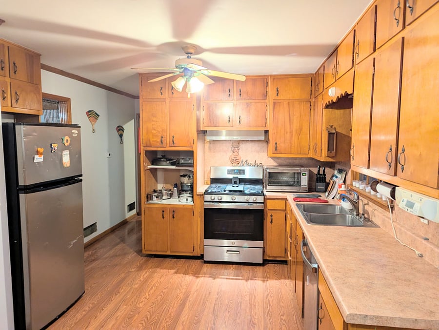 Kitchen and large appliancesPic 1