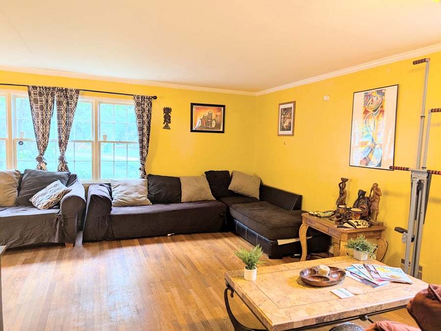 Living Room Pic 2