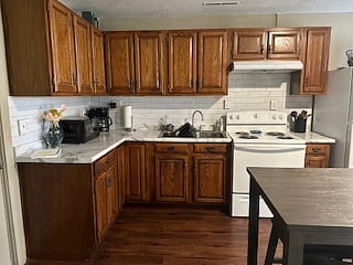 Furnished Finder property 718488_1 photo 3