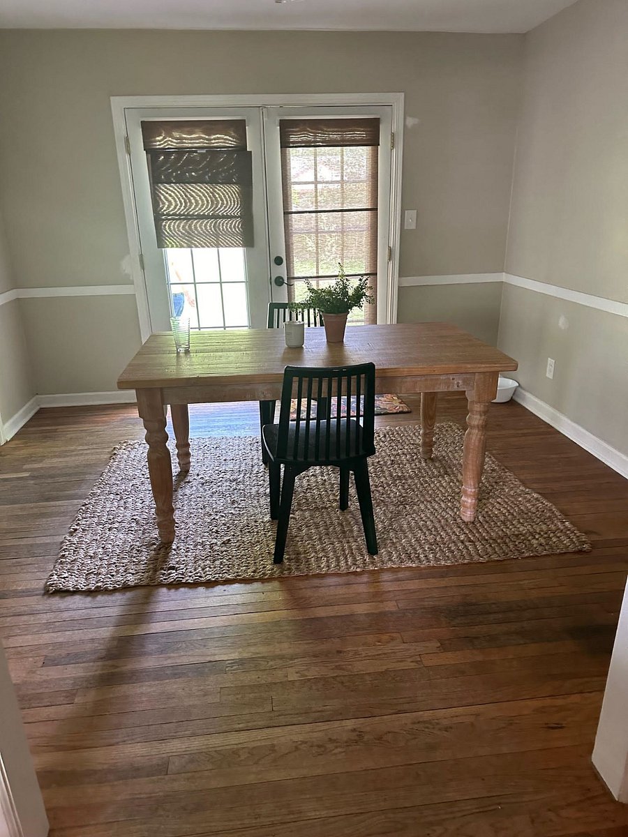 Dining area, more chairs available