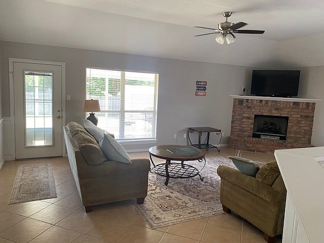 Furnished Finder property 718560_1 photo 4