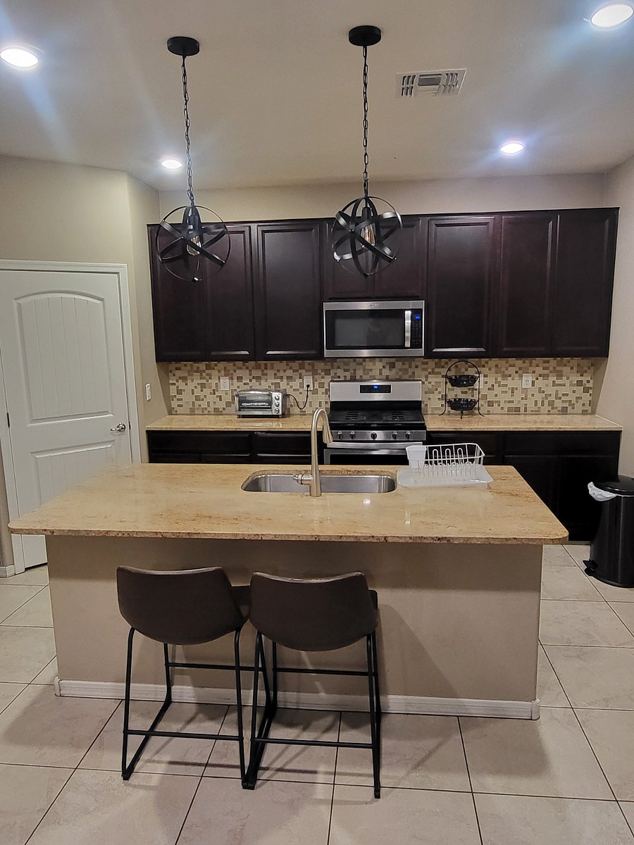 Furnished Finder property 718707_1 photo 3