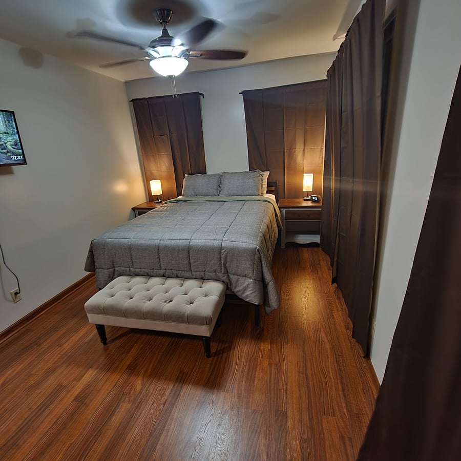 Master Bedroom - Queen Size bed and Ottoman