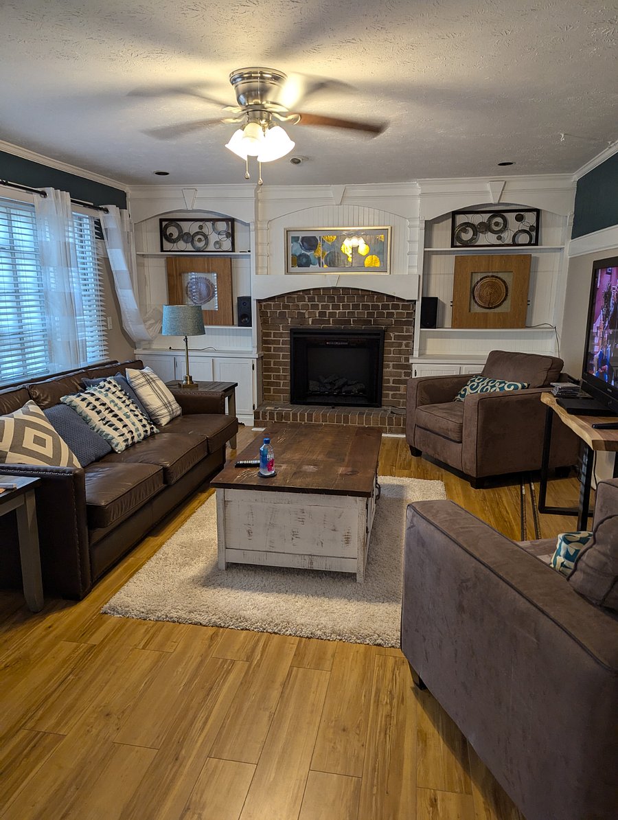 Second sitting area