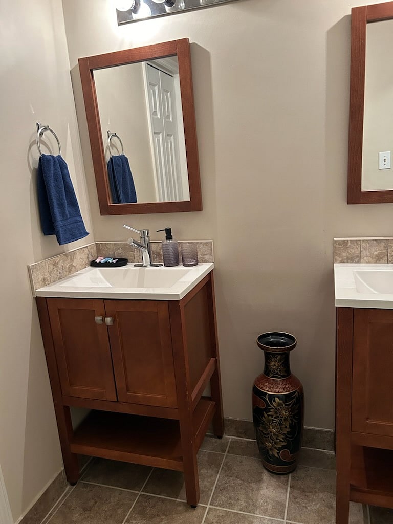 Master bath dressing area